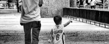 Viaje_Adulto_Niño_Caminar