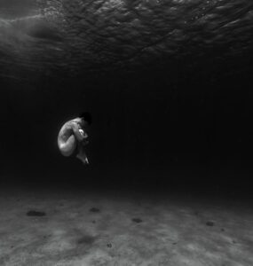 Noche-Julio-Agua-Embryon-Alexander-Stamatis