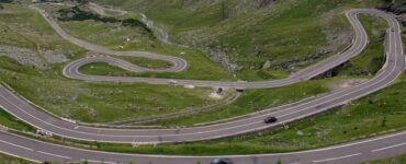 Vista de la carretera Transfăgărășan desde Sur hacia Norte, cerca de su llegada al Lago Balea
