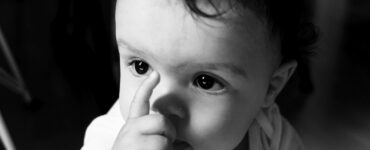 retrato_bebé_pensando